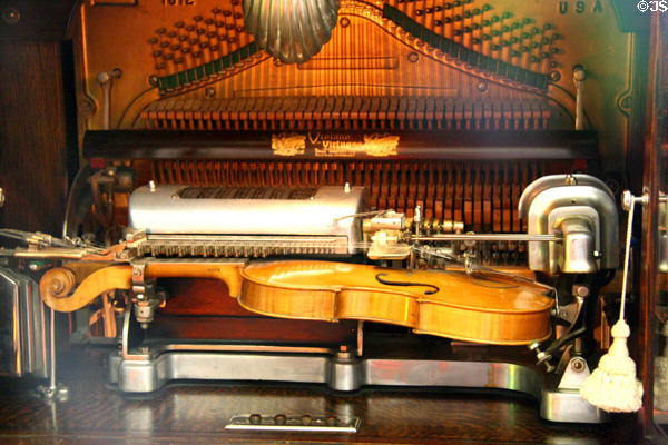 Mills Violano Virtuoso (1929) at Revelstoke Nickelodeon Museum. Revelstoke, BC.