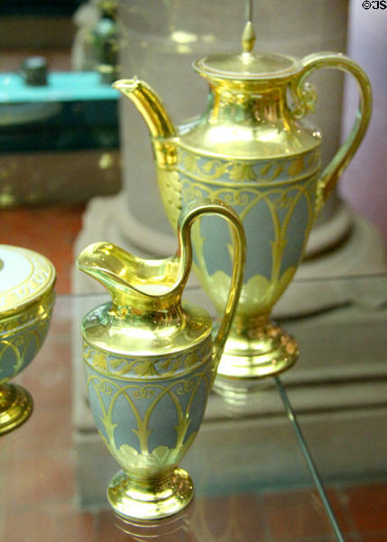 Porcelain coffee & tea pots (c1820) by Nymphenburg of Munich at Germanisches Nationalmuseum. Nuremberg, Germany.