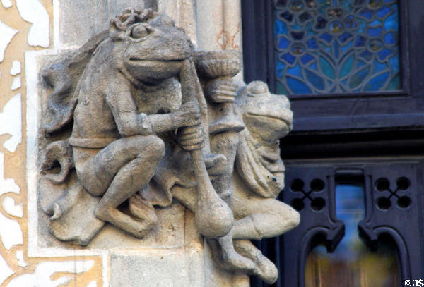 Carved frogs blowing glass on Casa Amatller. Barcelona, Spain.