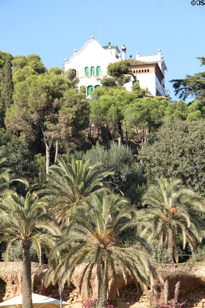 Casa Dr. Trias (1906) built for attorney Martí i Domenech, friend of Güell & Gaudí, in Parc Güell. Barcelona, Spain. Architect: Juli Batllevell.