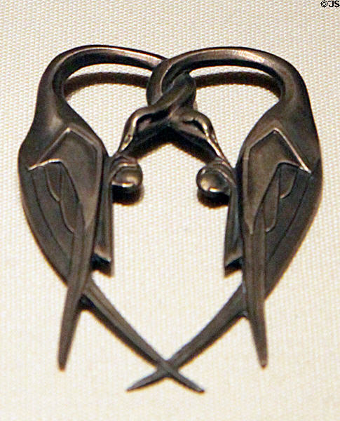 Modernista broach of entwined birds (c1903-7) by Manolo Hugué at Museu Nacional d'Art de Catalunya. Barcelona, Spain.