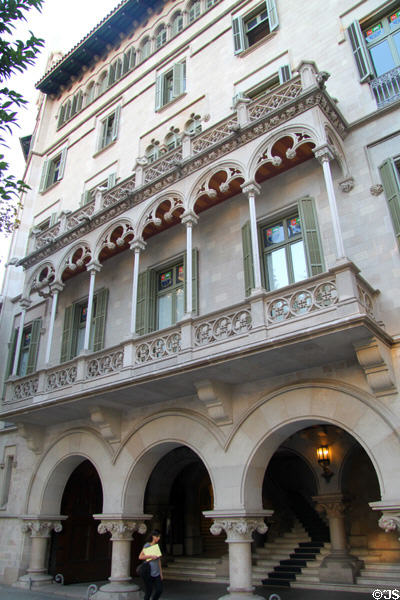 Casa Vídua Marfà (1901-5) (Passeig de Gràcia 66). Barcelona, Spain. Architect: Manuel Comas i Thos.
