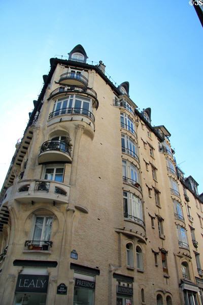 Immeuble Jassedé (1903-5) (142 ave. de Versailles). Paris, France. Architect: Hector Guimard.