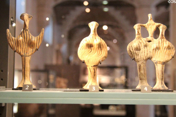 Mycenaean terracotta psi (&psi;) & phi (&phi;) figurines (c1600-1050 BCE) from Greek mainland at Louvre Museum. Paris, France.