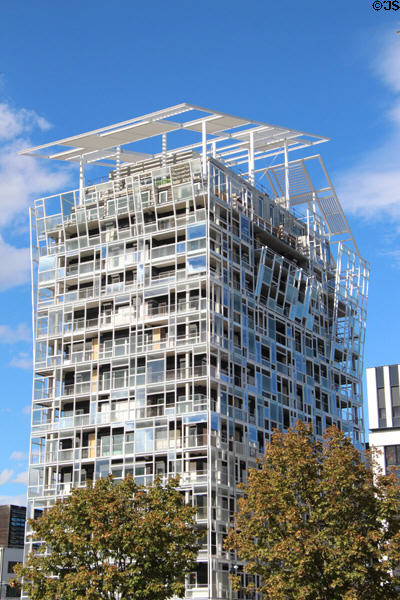 Ycone housing tower (2018) (7-9 pass Panama) in Confluence district. Lyon, France. Architect: J. Nouvel.