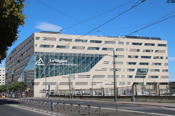 Regional building of Auvergne-Rhône-Alpes (2011) in Confluence district. Lyon, France. Architect: Christian de Portzamparc.