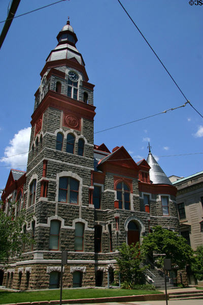 Pulaski County Courthouse entrance facade. Little Rock, AR.