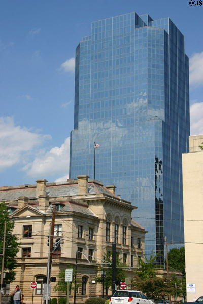 Stephens Building (1985) (111 Center St.) (35 floors). Little Rock, AR. Architect: Wittenberg, Delony & Davidson Architects.