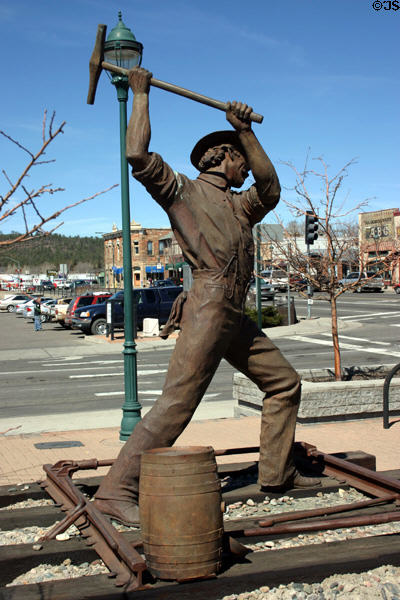 Gandy Dancer sculpture (2000) by Clyde 