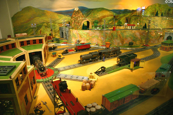 Model railway roundhouse at California State Railroad Museum. Sacramento, CA.