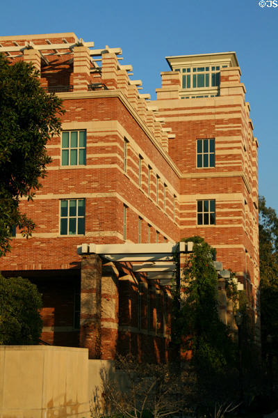 UCLA School of Law Darling Law Library (2000). Los Angeles, CA.