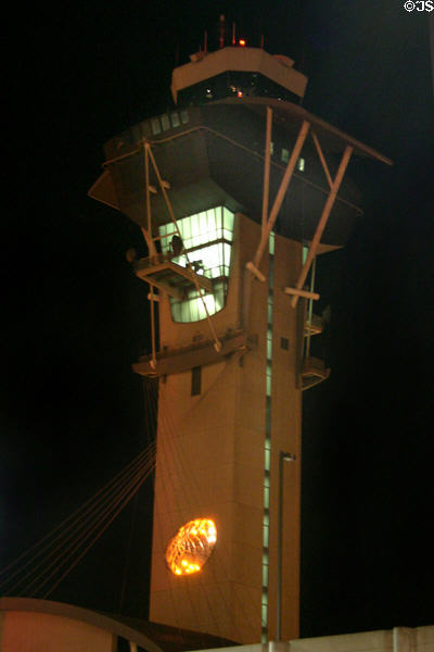 Los Angeles International Airport Control Tower (1993-5). Los Angeles, CA. Architect: Siegel Diamond.
