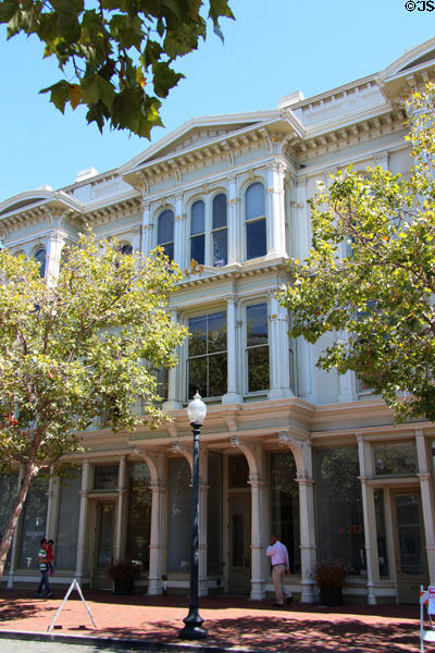 Commercial block (480 9th St.). Oakland, CA.