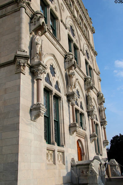 Facade of Connecticut State Capitol with state heroes. Hartford, CT.