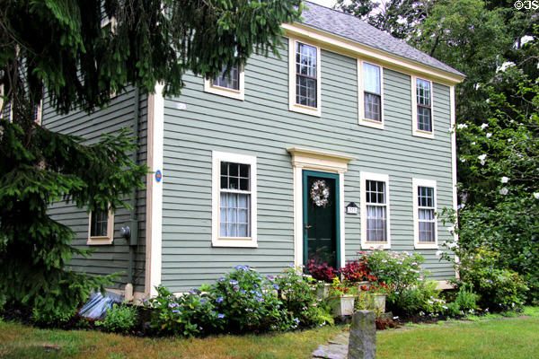 Federal-style wooden house. Haddam, CT.