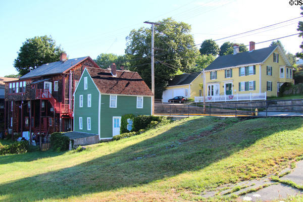New England-styles houses facing Thames River. Groton, CT.