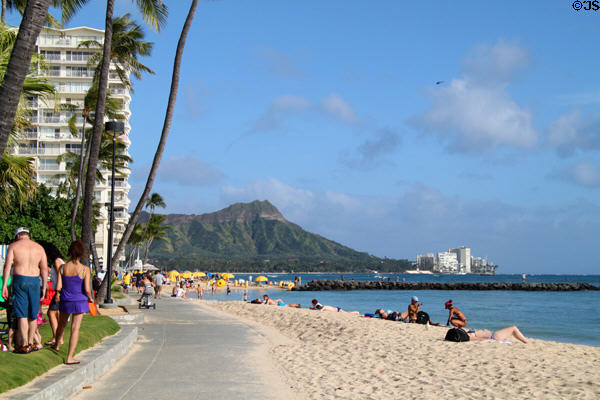 Walkway along beach in Waikiki. Waikiki, HI.