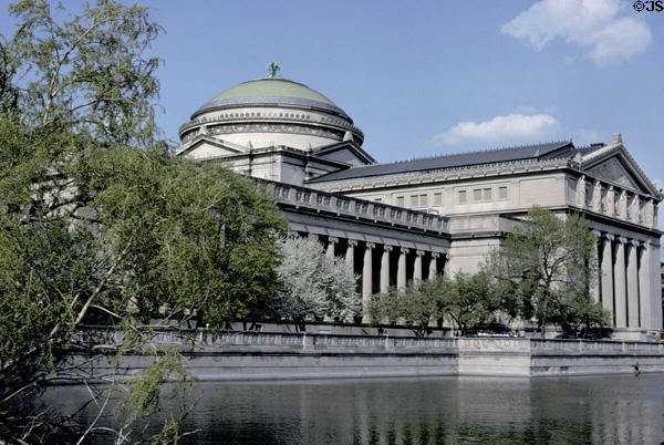 Chicago Museum of Science & Industry (former Fine Arts Building for World's Columbian Exposition of 1893) over adjacent lake. Chicago, IL.