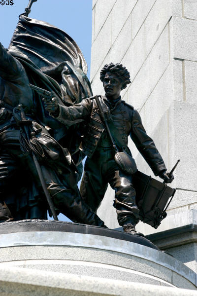 Civil War drummer atop Lincoln's Tomb. Springfield, IL.