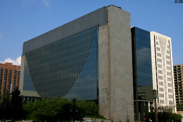 Marquette Plaza (1973) (250 Marquette Ave.) (13 floors). Minneapolis, MN. Architect: Gunnar Birkerts Architects.