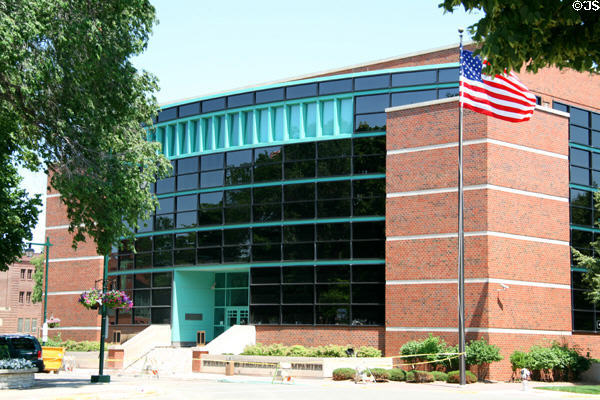 Federated Insurance Companies modern building (215 W. Main St. at Main Square). Owatonna, MN.