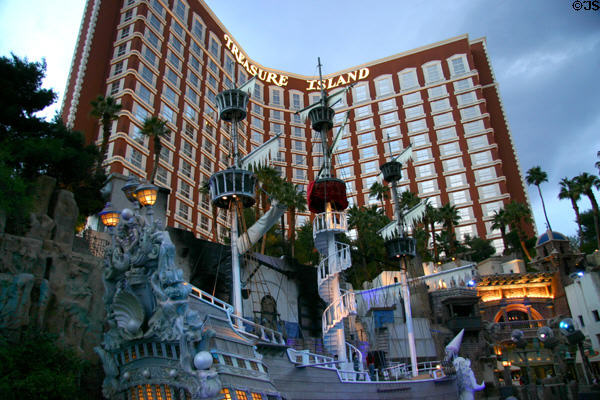 Pirate ship at Treasure Island Hotel. Las Vegas, NV.