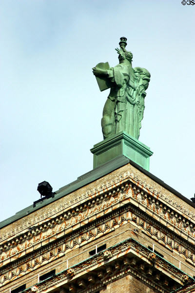 Statue of Liberty atop Liberty Building. Buffalo, NY.