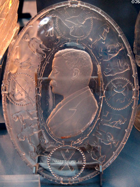 Pressed glass Teddy Roosevelt plate with Teddy Bears at Brooklyn Museum. Brooklyn, NY.