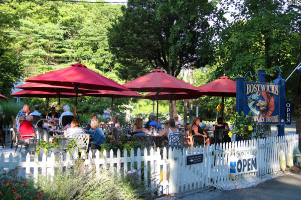 Outdoor eating at Bostwicks Chowder House. East Hampton, NY.