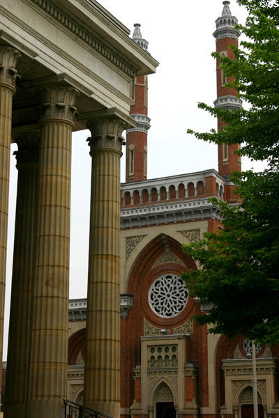 Plum Street Temple opposite St. Peter-In-Chains. Cincinnati, OH.