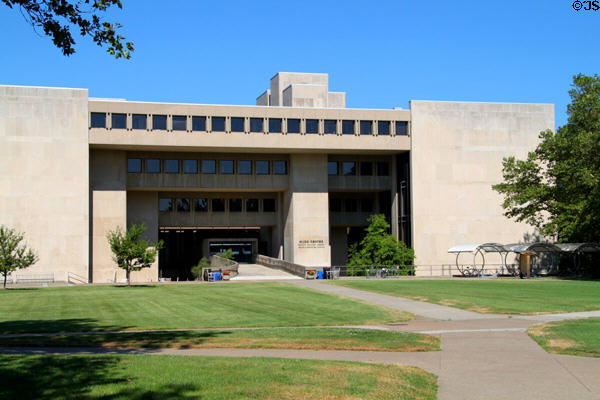 Mudd Center, Oberlin College Library, (1974) at Oberlin College. Oberlin, OH. Architect: Warner, Burns, Toan & Lundy,.