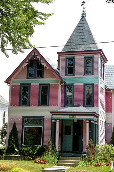 Victorian house (c1900) (135 Sycamore St.). Tiffin, OH.