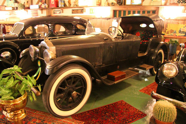Packard Twin Six Brunn Cape Victoria (1922) at Canton Classic Car Museum. Canton, OH.