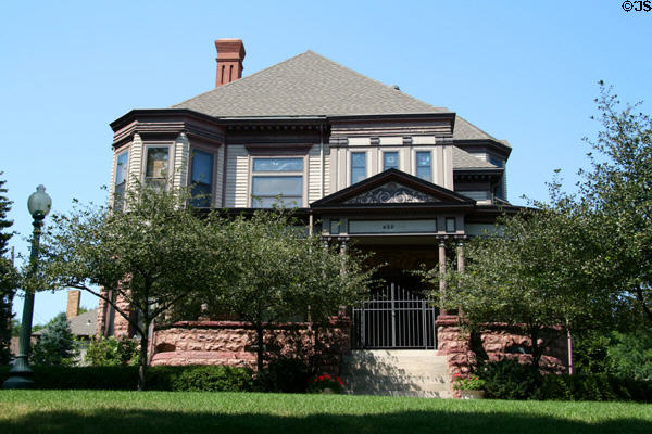House with octagonal corner tower (423 N. Duluth Ave.) in Cathedral Historic District. Sioux Falls, SD. Style: Queen Anne.