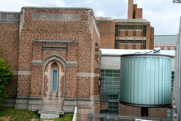 Old (1927) & new wings of Henry Art Gallery on University of Washington campus. Seattle, WA.