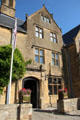 The Lygon Arms Inn where Oliver Cromwell stayed before the Battle of Worcester & where Charles I met with his supporters. Broadway, England